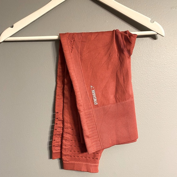 Gymshark energy + Cropped Leggings - Picture 2 of 4